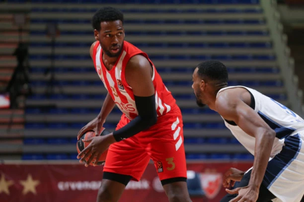 ZAIGRALO ZVEZDAŠKO SRCE! Topli doček u Sankt Peterburgu! (VIDEO)