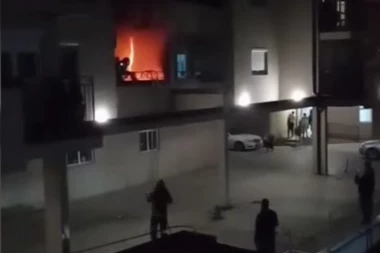 (FOTO, VIDEO) DRAMA U OBRENOVCU! Iz strahovitog požara spaseni mladi roditelji sa BEBOM!