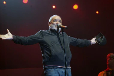 RODIĆU SE JA OPET - NISAM OD ONIH ŠTO JEDNOM ZAUVEK UMIRU! Dve godine od smrti ''Panonskog mornara!''