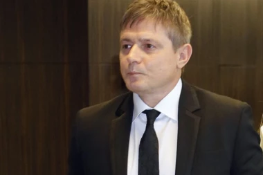 MOĆNA PORUKA: Oglasio se kum o Piksiju!