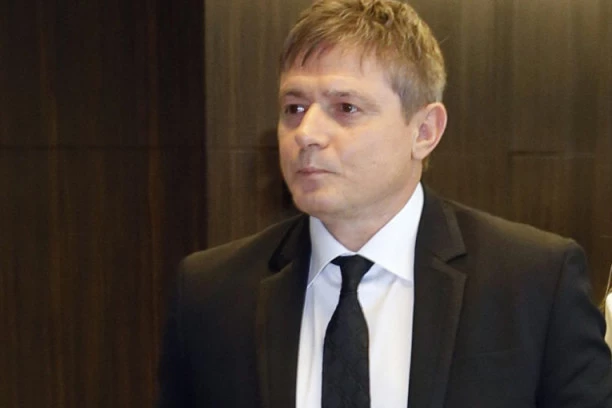 MOĆNA PORUKA: Oglasio se kum o Piksiju!