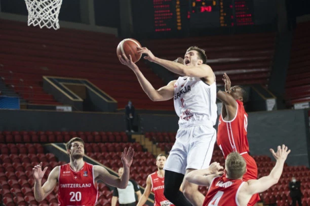 POBEDA ZA KRAJ KVALIFIKACIJA: Furiozna četvrta četvrtina Srbije i osveta Švajcarcima!