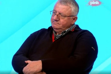 ŠEŠELJ OTKRIVA KO RUŠI VUČIĆA U SNS! Nameštao mikrofone na konferencijama za štampu, a onda je otišao u Ameriku...!