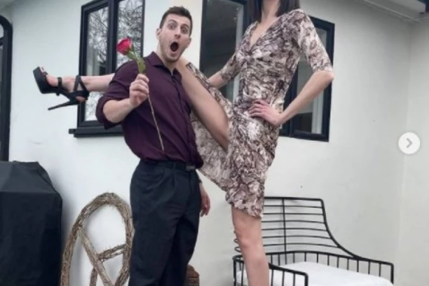 (FOTO) VEROVALI ILI NE, NAJTRAŽENIJA MANEKENKA VISOKA JE 205 CENTIMETARA! Samo noge Ekaterini su dugačke 130 centimetara