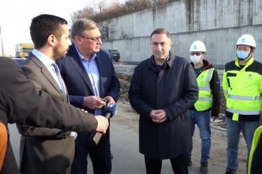 (VIDEO) MINISTAR IZRIBAO PUTARE! Momirović nezadovoljan zbog probijanja roka: Ko vam je dao za pravo, niste vi UGOVARALI POSLOVE!