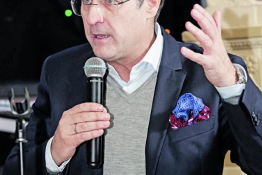 OD AFERE "IBICA" DO FIRME U ODŽACIMA: Štrahe pravi maske u Srbiji!