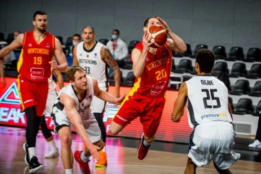 DEFINITIVNO NEMA NIKOLE IVANOVIĆA: Crna Gora poslala FIBA spisak putnika za Eurobasket!