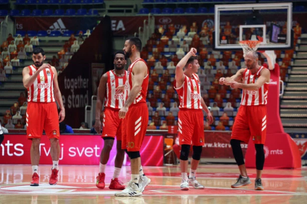 ZVEZDA ŽESTOKO OSLABLJENA PROTIV PARTIZANA: Suspendovan košarkaš crveno-belih!