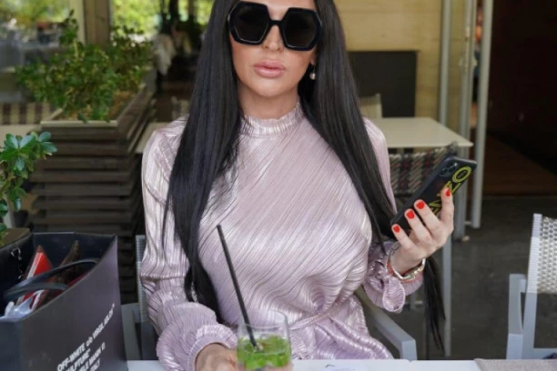 ELEKTRA ELIT OSTAVILA MUŽA: Pevačica progovorila o krahu ljubavi, evo zbog čega se RAZVODI!