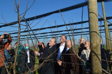 Krkobabić u poseti Južnobačkom upravnom okrugu: Konkurs za zadruge krajem marta