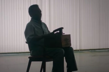 (VIDEO) SCENE KOJE ĆE POKIDATI SRCA LJUBITELJA FUDBALA: Pele u INVALIDSKIM KOLICIMA, ne može da zaustavi suze!