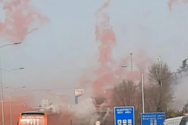 (VIDEO) GOREO JE BEOGRAD: Vetar u leđa pred Milan, "Delije" napravile SPEKTAKULARAN ISPRAĆAJ igračima Zvezde!