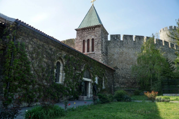 CRKVA U SRCU BEOGRADA KRIJE NEOBIČNU TAJNU: Niko ne zna da ona ima nešto što nijedan pravoslavni hram nema! Evo o čemu je reč