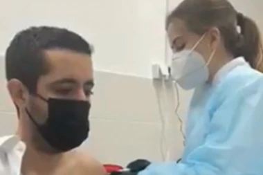 (VIDEO) Ministar Tomislav Momirović primio vakcinu protiv korone!