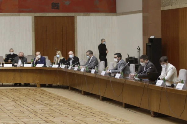 DR KON NAJAVIO SEDNICU KRIZNOG ŠTABA: Odlučuju o raspustu, kovid propusnicama i skijalištima