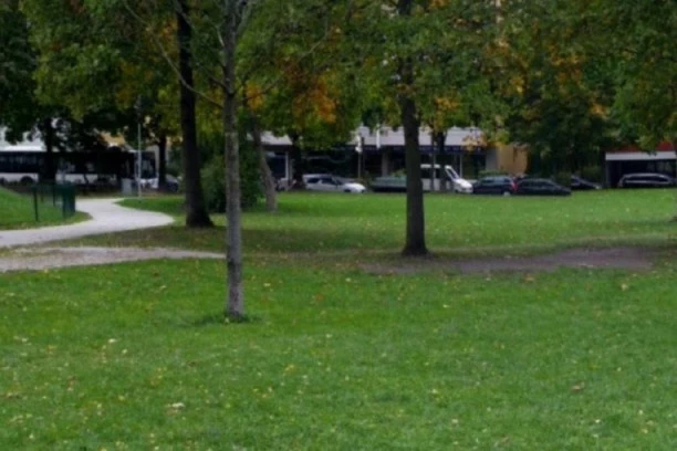 DECA ĆE NAPOKON UŽIVATI NA IGRALIŠTU, A STARIJI ĆE DOBITI STO ZA ŠAH: Rakovica dobija novi veliki park!