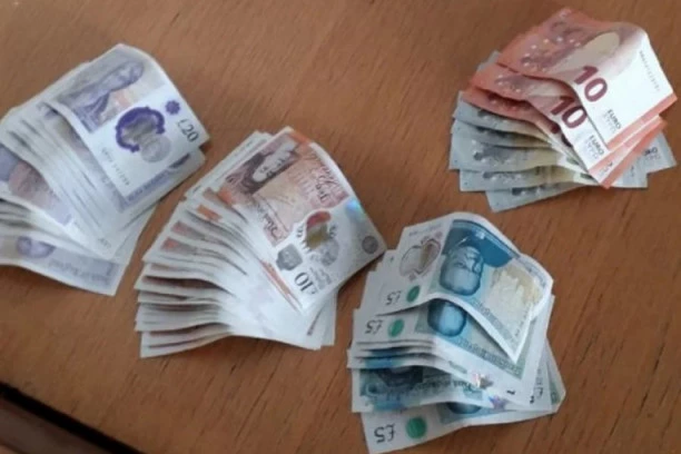 CARINICI NA HORGOŠU IM OSUJETILI PLAN: Osim novca, hteli da prošvercuju i OVU skalameriju vrednu 15.000 evra!