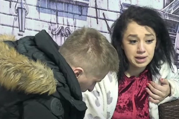 (VIDEO) Šokantna ispovest učesnice Parova: MAJKA ME JE TUKLA I MALTRETIRALA, JEDVA SAM OSTALA ŽIVA!