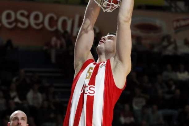 POJAČANJE u PET do 12: Radičević POTPISAO!