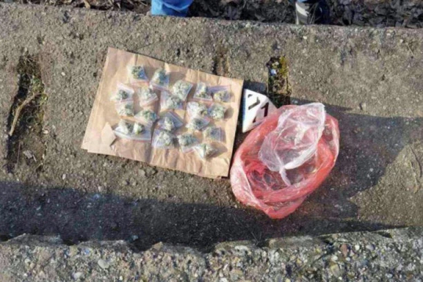 PAO DILER U LESKOVCU: U kući mu pronađena droga pripremljena za prodaju