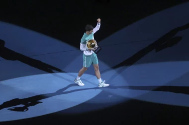 (FOTO/VIDEO) NAJTEŽI MOMENTI KARIJERE I 9 "SMRTNIH GREHOVA": Novak Đoković bi dobio titulu najboljeg svih vremena da nije... Đoković...