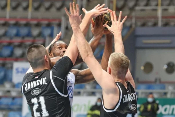 CRNO-BELI OSTALI U AMBISU: Oslabljeni Partizan posle velike drame izgubio u Zadru!