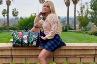 Bivša plejboj zečica i devojka Hjua Hefnera: Htela sam da se ubijem u vili, terali su nas da imamo odnose i da se drogiramo!