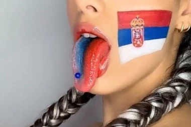 (VIDEO) OSVOJILA TIK-TOK: Lepotica naslikala SRPSKU ZASTAVU na jeziku, trobojku krasi DODATAN DETALJ