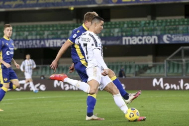 HLADAN TUŠ ZA JUVENTUS: Srbin ŠOKIRAO Ronalda!