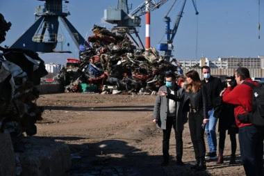 Vujović: Inspektori rade svakodnevno, kazne za operatere zbog skladištenja opasnog otpada u "Luci Beograd"