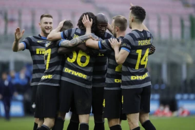 INTER NASTAVLJA DA GAZI: Milan i Juve u NOKDAUNU, Milenković i Vlahović pali u Udinama!
