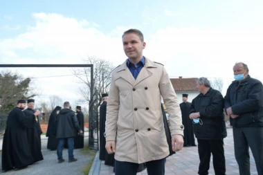 STANIVUKOVIĆ SKAČE U LEDENI VRBAS: Po prvi put će plivati za Časni krst (FOTO)