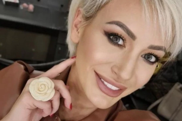 DUŠICA JAKOVLJEVIĆ ZAPROŠENA U EMISJI: Voditeljka pred proscem pocrvenela, pa dogovorila OVO!