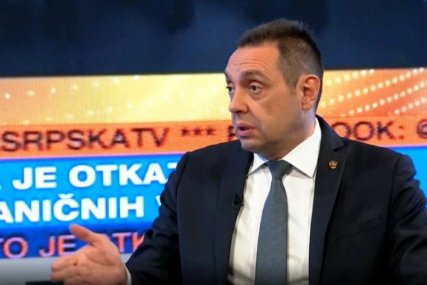 VULIN OŠTRO REAGOVAO NA SMENU MINISTRA U CG: Krivokapić pokazao da ga je baš briga šta misle Srbi