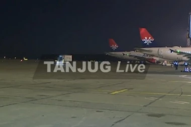 STIGAO "SPUTNJIK V" U BEOGRAD: Predsednik Vučić dočekao avion sa ruskim vakcinama!