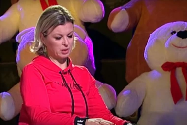 (VIDEO) BUKTI RAT U ŠIMANOVCIMA: Ivana Šašić u verbalnom sukobu sa Hanom Gvozdenović!
