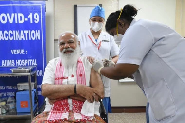 OD KORONE ĆE ME SPASTI INDIJSKA VAKCINA! Premijer Modi primio cepivo domaće proizvodnje