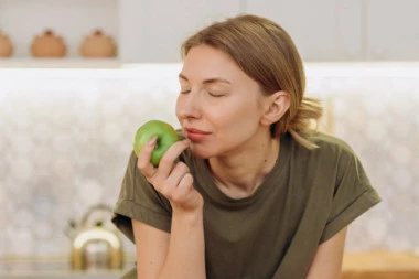 ISTINA ILI VELIKA ZABLUDA? Evo da li je tačno da jabuke treba jesti svaki dan!