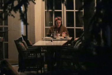 (FOTO) PAPARACO! Ovako Milena Radulović provodi vreme dok čeka suđenje: Evo u čijem je društvu mlada glumica!