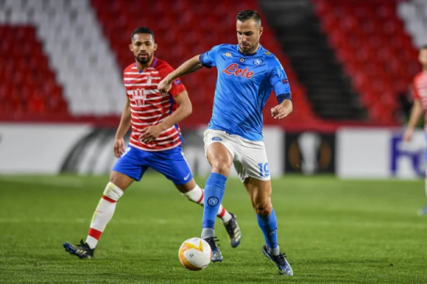 MAKSIMOVIĆ NAPUŠTA NAPOLI: Dobio platu od 10.000.000 evra