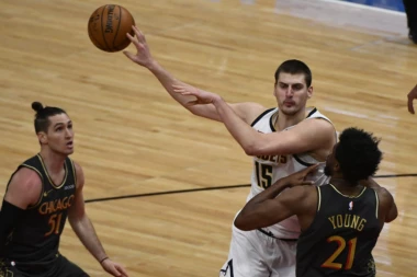(VIDEO) BRUTALNA DOMINACIJA JOKIĆA: Srbin brojao do 39, Denver srušio Čikago!