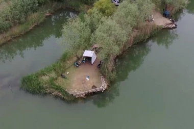 (VIDEO) BRAVO, CAREVI! VOJVOĐANI OBJASNILI NEKE STVARI: Od ekološke katastrofe napravili PRIRODNI RAJ i spasili jezero!