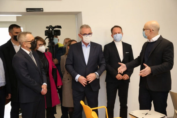 NIS nastavlja da ulaže u zdravlje zajednice i grad Novi Sad: Rekonstruisan objekat Doma zdravlja u Novom Sadu u Almaškoj ulici