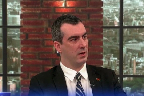 Članovi SNS i ministri zarili Vučiću nož u leđa! Orlić: Državni organi moraju da odgovore ko je sarađivao sa MAFIJOM!