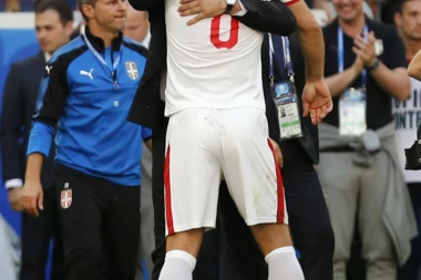 KRSTAJIĆ PREKINUO ZAVET ĆUTANJA: Bivši selektor otkrio zašto je ODUZEO kapitensku traku Branislavu Ivanoviću!