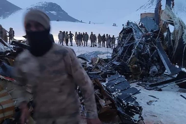 SRUŠIO SE HELIKOPTER U TURSKOJ: U tragediji na istoku zemlje živote izgubilo 11 ljudi!