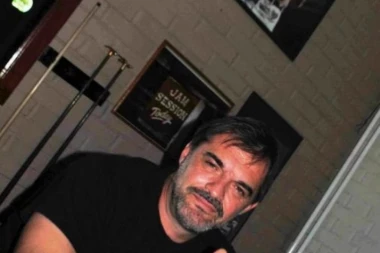 PRONAĐENO UGLJENISANO TELO GITARISTE: Policija zatekla jeziv prizor kod Kikinde!