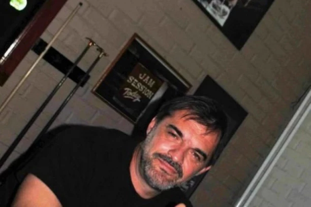 PRONAĐENO UGLJENISANO TELO GITARISTE: Policija zatekla jeziv prizor kod Kikinde!