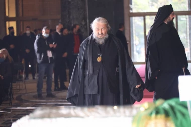 SAHRANJEN VLADIKA ATANASIJE! Reči patrijarha Porfirija pokazuju veličinu episkopa zahumsko-hercegovačkog