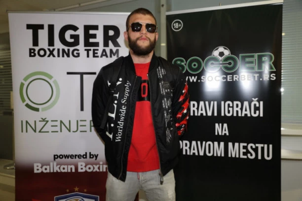 SRPSKI BOKSER CILJA 10. POBEDU: Veljko Ražnatović otputovao u Vladikavkaz!